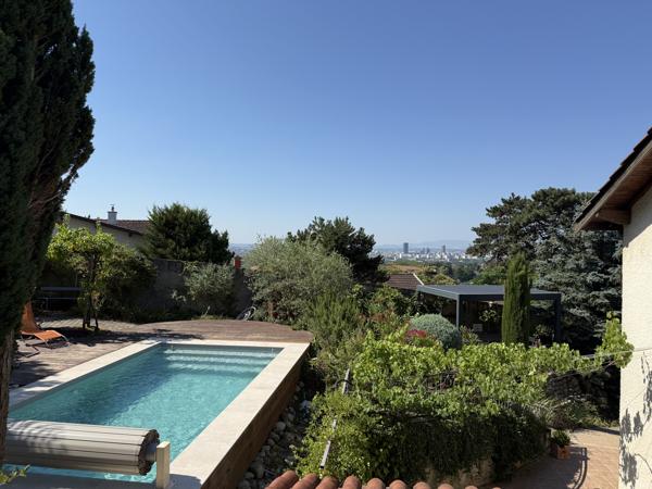 Jolie et spacieuse maison limite Caluire avec superbe vue