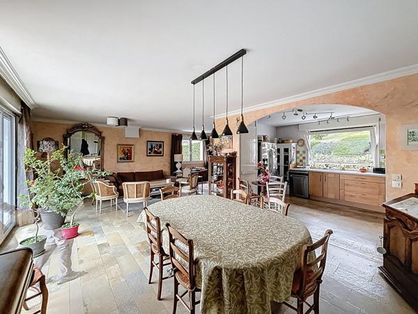 Jolie et spacieuse maison limite Caluire avec superbe vue