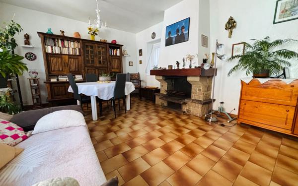 Maison à vendre    5 pièces • 104 m2 Saint-Quentin