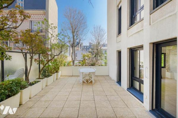 PARIS 5 / MONGE - APPARTEMENT 4 PIÈCES TERRASSE 40M² VUE EXCEPTIONNELLE SUR VERDURE + PARKING + CAVE