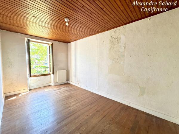 Maison en pierres - 3 chambres - Jardin - Garage et fort potentiel