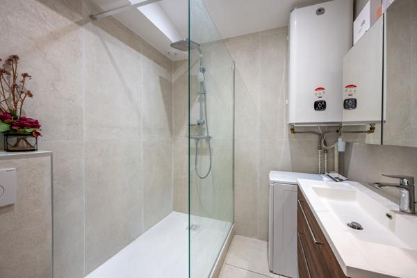 MAGNIFIQUE STUDIO DERNIER ÉTAGE PLEIN SUD !