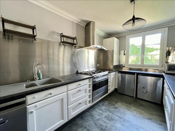 Maison à louer |  ARTIGUES PRES BORDEAUX |  5 pièces | 153 m²