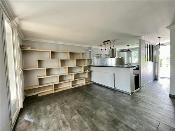 Maison à louer |  ARTIGUES PRES BORDEAUX |  5 pièces | 153 m²
