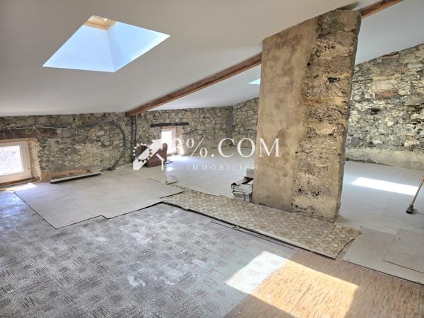 Maison de village
                                                                                                                                                                                                                                                                                                                        7 pièce(s)                                                                                                                                                                                                          5 chambre(s)                                                                                                                                                                                                          120  m²