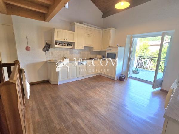 Maison de village
                                                                                                                                                                                                                                                                                                                        7 pièce(s)                                                                                                                                                                                                          5 chambre(s)                                                                                                                                                                                                          120  m²