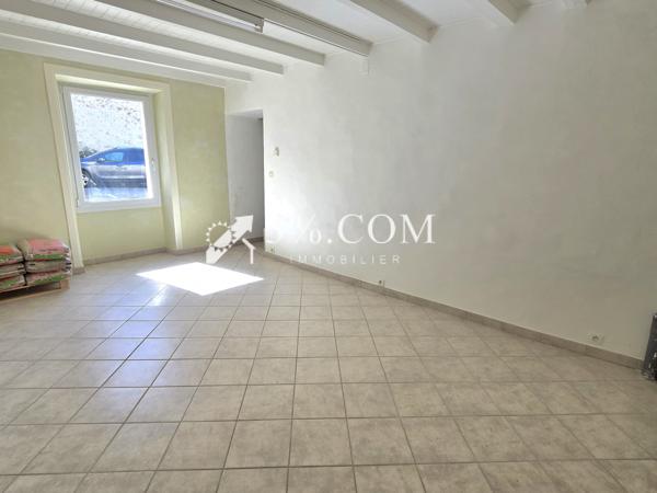 Maison de village
                                                                                                                                                                                                                                                                                                                        7 pièce(s)                                                                                                                                                                                                          5 chambre(s)                                                                                                                                                                                                          120  m²