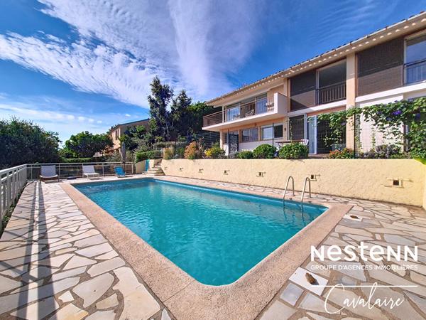 Villa 140 m² vue mer et piscine à 20 minutes à pied des plages de Cavalaire