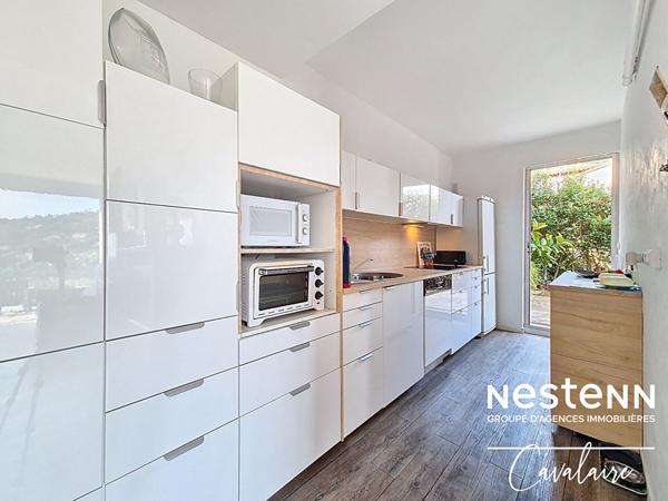 Villa 140 m² vue mer et piscine à 20 minutes à pied des plages de Cavalaire