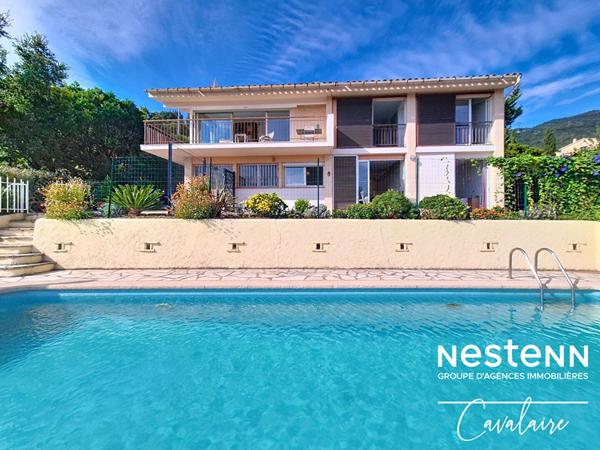 Villa 140 m² vue mer et piscine à 20 minutes à pied des plages de Cavalaire