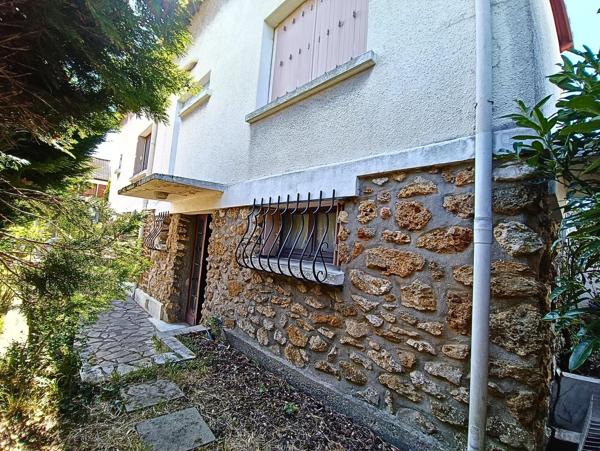 Familles XL, entrepreneurs ou travailleurs à domicile seront ravis par cette maison qui offre multitude de possibilités.