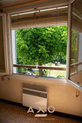 EXCLUSIVITE - MEYREUIL - MAISON DE VILLE - A RENOVER - 71 M2 - T4 - JARDIN - PISCINABLE - PARKING - 320 000