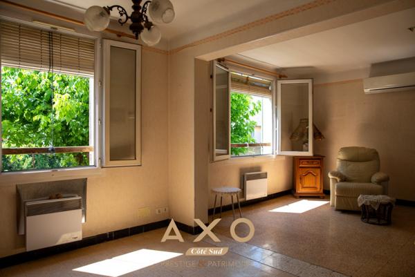 EXCLUSIVITE - MEYREUIL - MAISON DE VILLE - A RENOVER - 71 M2 - T4 - JARDIN - PISCINABLE - PARKING - 320 000