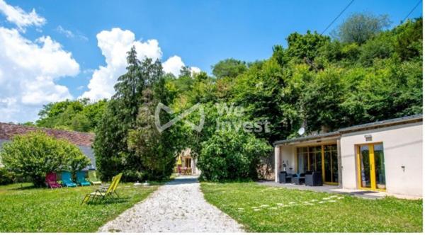 Ensemble immobilier troglodytique