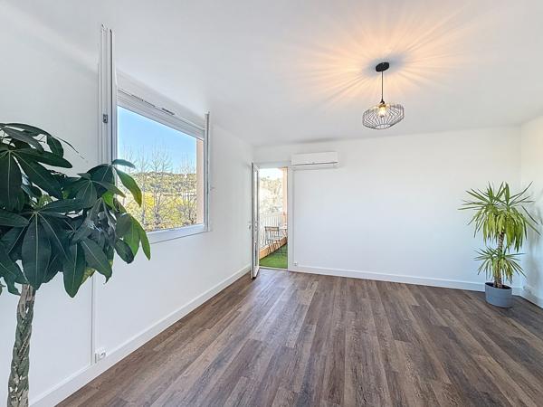 Saint-Cyr-sur-Mer (83270) Appartement de T3/T4 - cave et stationnement privatif