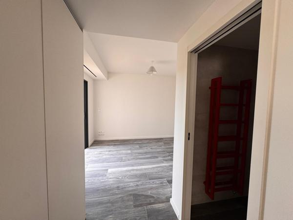 Lorgues (83510) LORGUES- Villa contemporaine lumineuse - Jardin 650 m² & double garage type