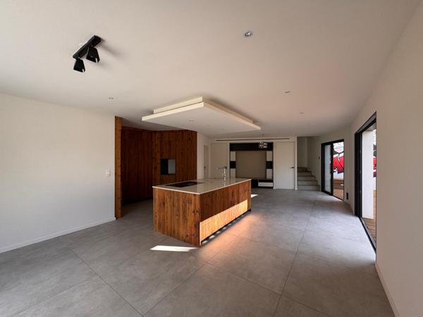 Lorgues (83510) LORGUES- Villa contemporaine lumineuse - Jardin 650 m² & double garage type