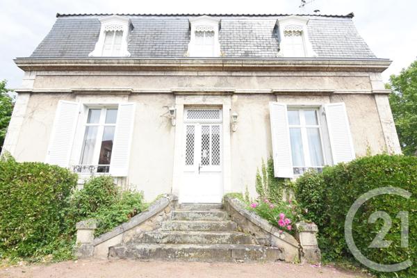 Maison à vendre  8 pièces - 181,33 m2 ST GERMAIN DES FOSSES - 03
