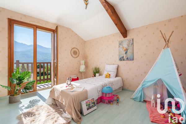 Maison à vendre 6 pièces 165 m² Saint-Ismier