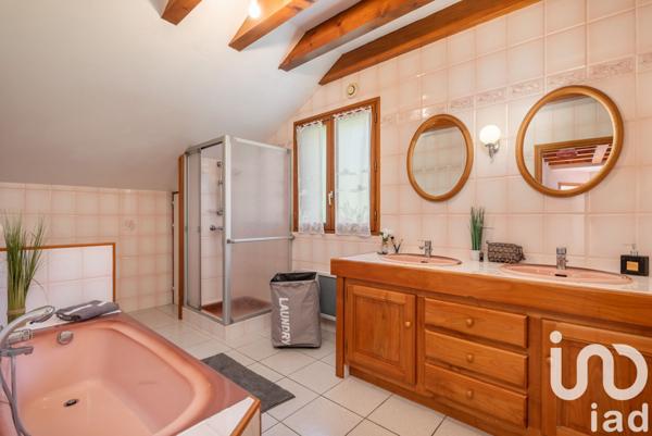 Maison à vendre 6 pièces 165 m² Saint-Ismier