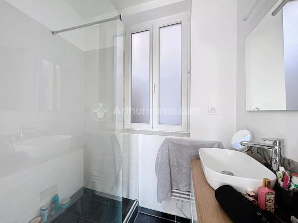 Location                                                      Appartement
                        
                     2 pièces                      28 m2                     à Clermont-Ferrand