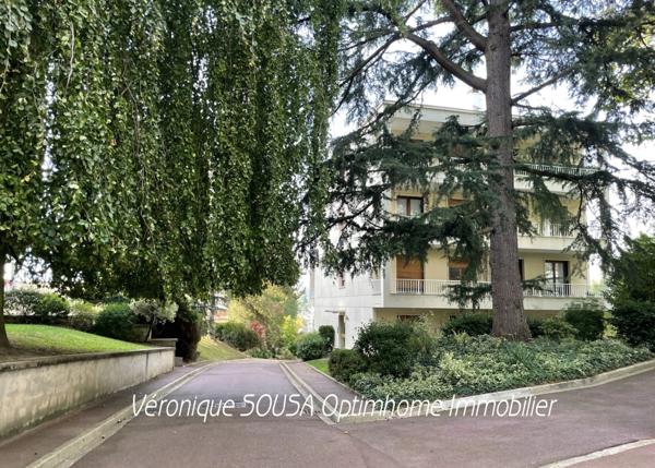 Coup de cœur au centre-ville – 2/3 pièces avec extérieur et parking