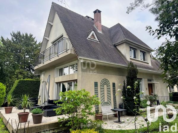 Maison à vendre 10 pièces 238 m² La Celle-Saint-Cloud