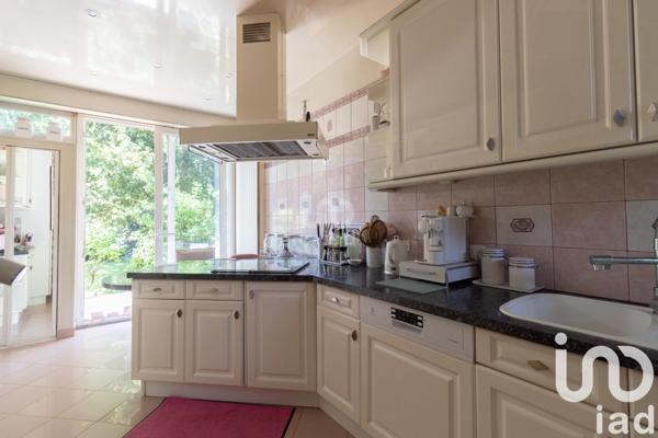 Maison à vendre 10 pièces 238 m² La Celle-Saint-Cloud