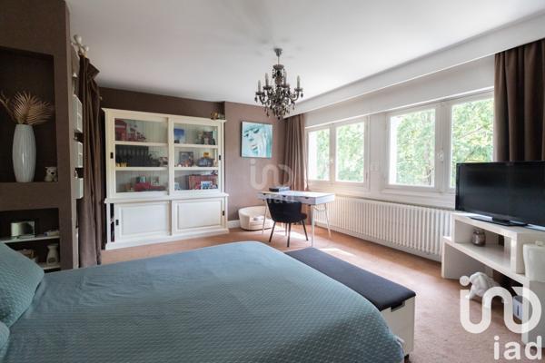 Maison à vendre 10 pièces 238 m² La Celle-Saint-Cloud