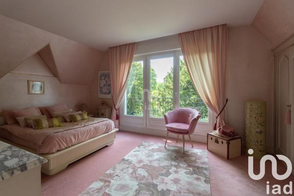 Maison à vendre 10 pièces 238 m² La Celle-Saint-Cloud