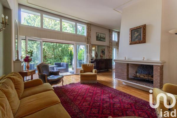 Maison à vendre 10 pièces 238 m² La Celle-Saint-Cloud