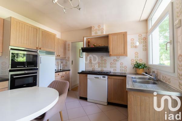 Maison à vendre 10 pièces 238 m² La Celle-Saint-Cloud