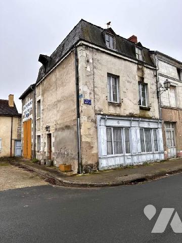 RICHELIEU CENTRE
Maison d'habitation d'environ 85 m² à rafraichir, avec grenier aménageable su...