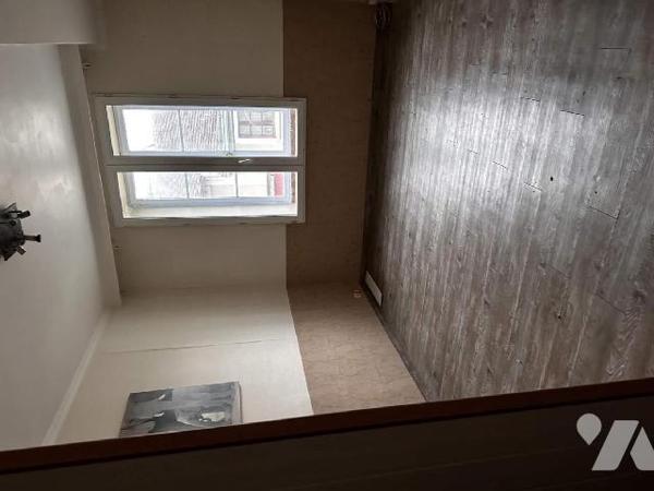 RICHELIEU CENTRE
Maison d'habitation d'environ 85 m² à rafraichir, avec grenier aménageable su...