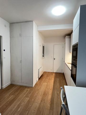 A deux pas du château de Versailles dans la rue de Satory - Studio de 18.3 m2