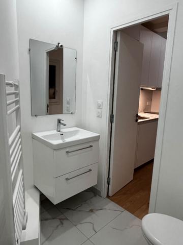 A deux pas du château de Versailles dans la rue de Satory - Studio de 18.3 m2