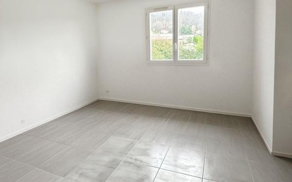 Maison à vendre    4 pièces • 90 m2 Saint-Donat-sur-l'Herbasse