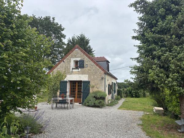 Neuvy-le-Barrois - Maison authentique avec un terrain de 2 330 m² dans un cadre rural paisible Neuvy-le-Barrois (18600)
