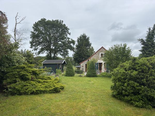 Neuvy-le-Barrois - Maison authentique avec un terrain de 2 330 m² dans un cadre rural paisible Neuvy-le-Barrois (18600)