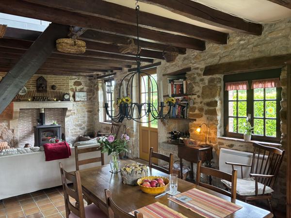 Neuvy-le-Barrois - Maison authentique avec un terrain de 2 330 m² dans un cadre rural paisible Neuvy-le-Barrois (18600)