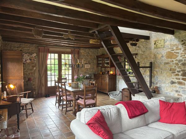 Neuvy-le-Barrois - Maison authentique avec un terrain de 2 330 m² dans un cadre rural paisible Neuvy-le-Barrois (18600)