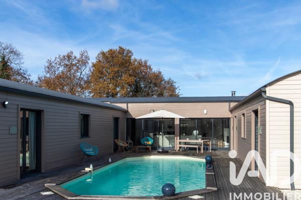 Maison à vendre 5 pièces 206 m² Saint-Pierre-du-Mont