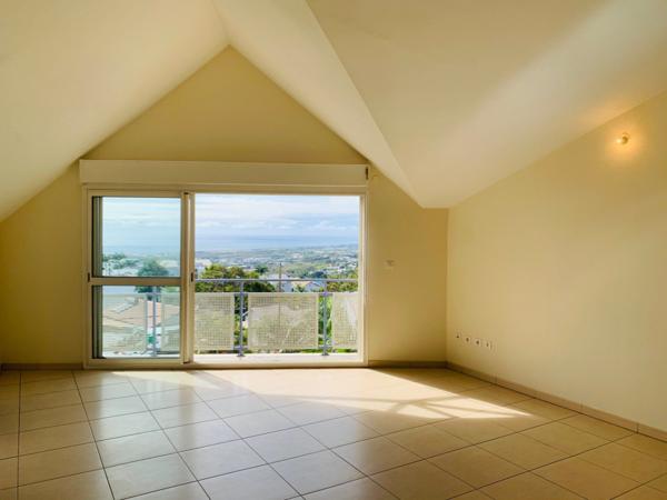 Beau F2 à Moufia Sainte-Clotilde loué