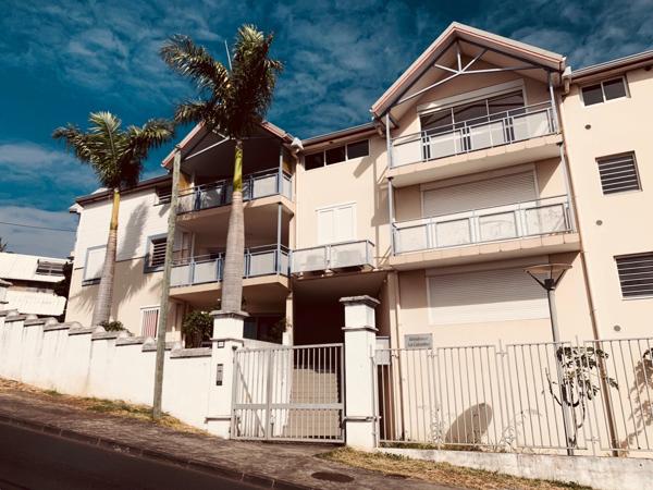 Beau F2 à Moufia Sainte-Clotilde loué