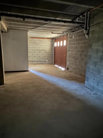 Magnac sur Touvre. Maison 84 m² sur sol sol semi enterré avec jardin
