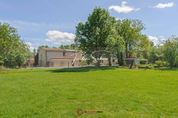 Maison à vendre 10 pièces de 495 m²