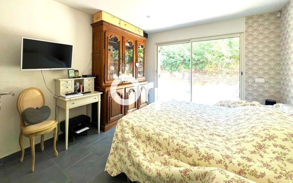 Maison à vendre    6 pièces • 194,05 m2 Mandelieu-la-Napoule