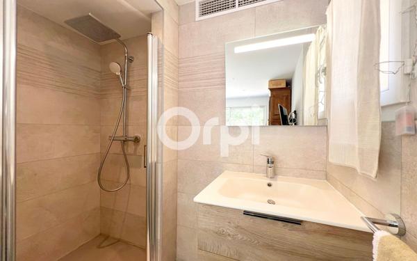 Maison à vendre    6 pièces • 194,05 m2 Mandelieu-la-Napoule