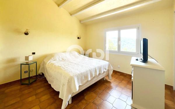 Maison à vendre    6 pièces • 194,05 m2 Mandelieu-la-Napoule