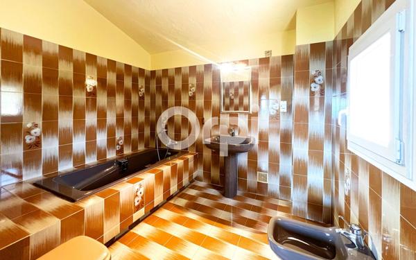 Maison à vendre    6 pièces • 194,05 m2 Mandelieu-la-Napoule